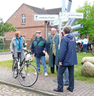 Eröffnung des Elbe-Müritz-Radweges 2009 (Foto: LK Prignitz) Eröffnung des Elbe-Müritz-Radweges 2009 (Foto: LK Prignitz)